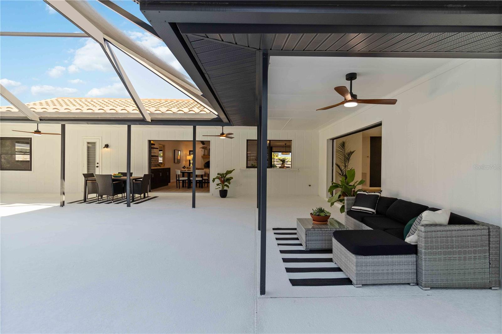 5438 BENEVA WOODS WAY