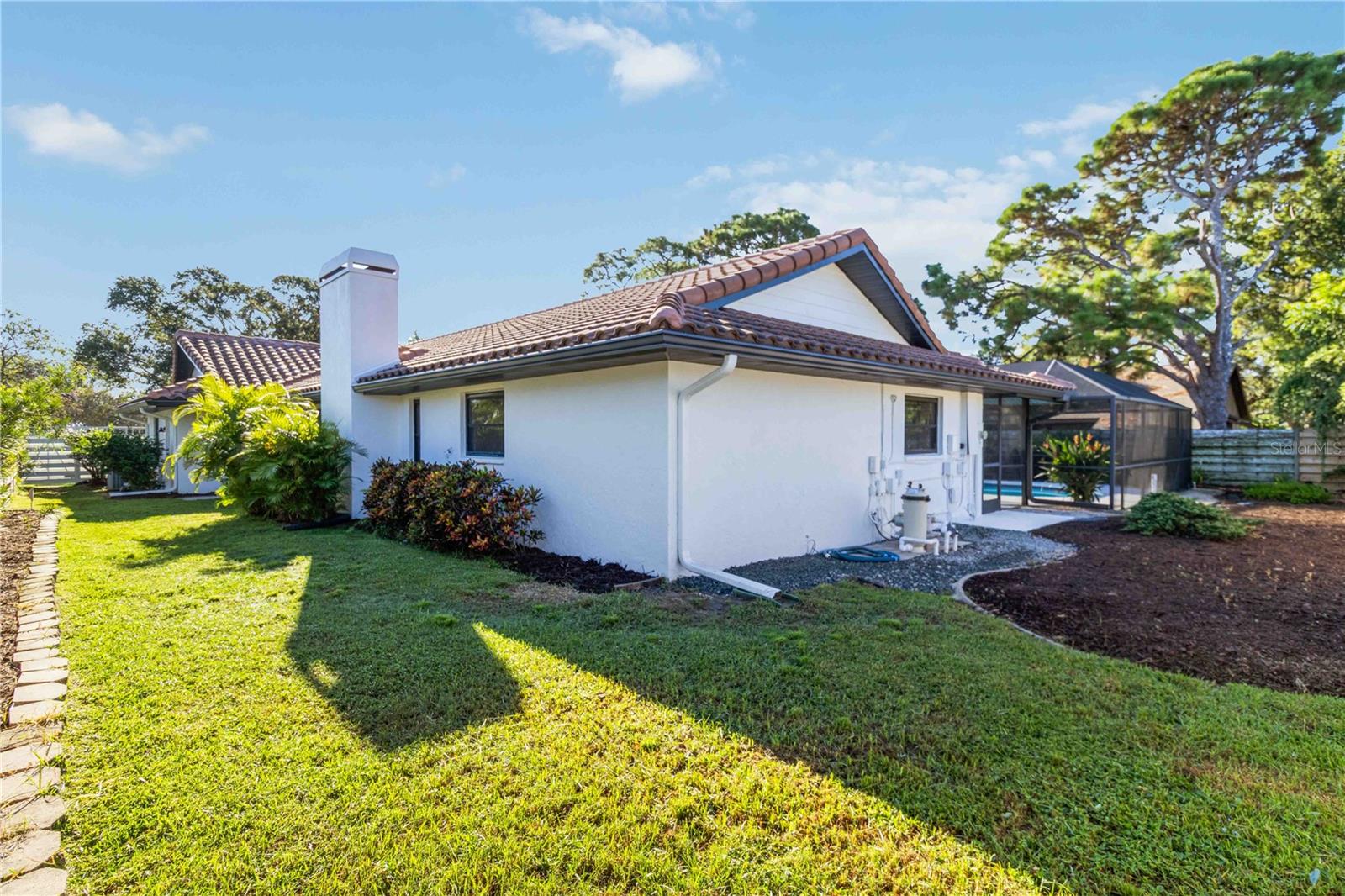 5438 BENEVA WOODS WAY