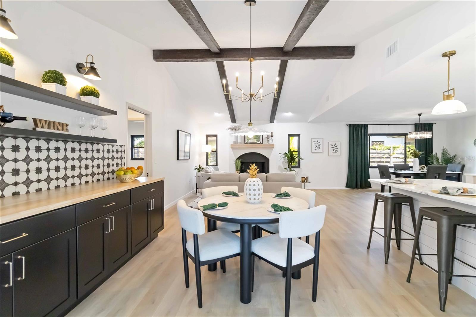 5438 BENEVA WOODS WAY