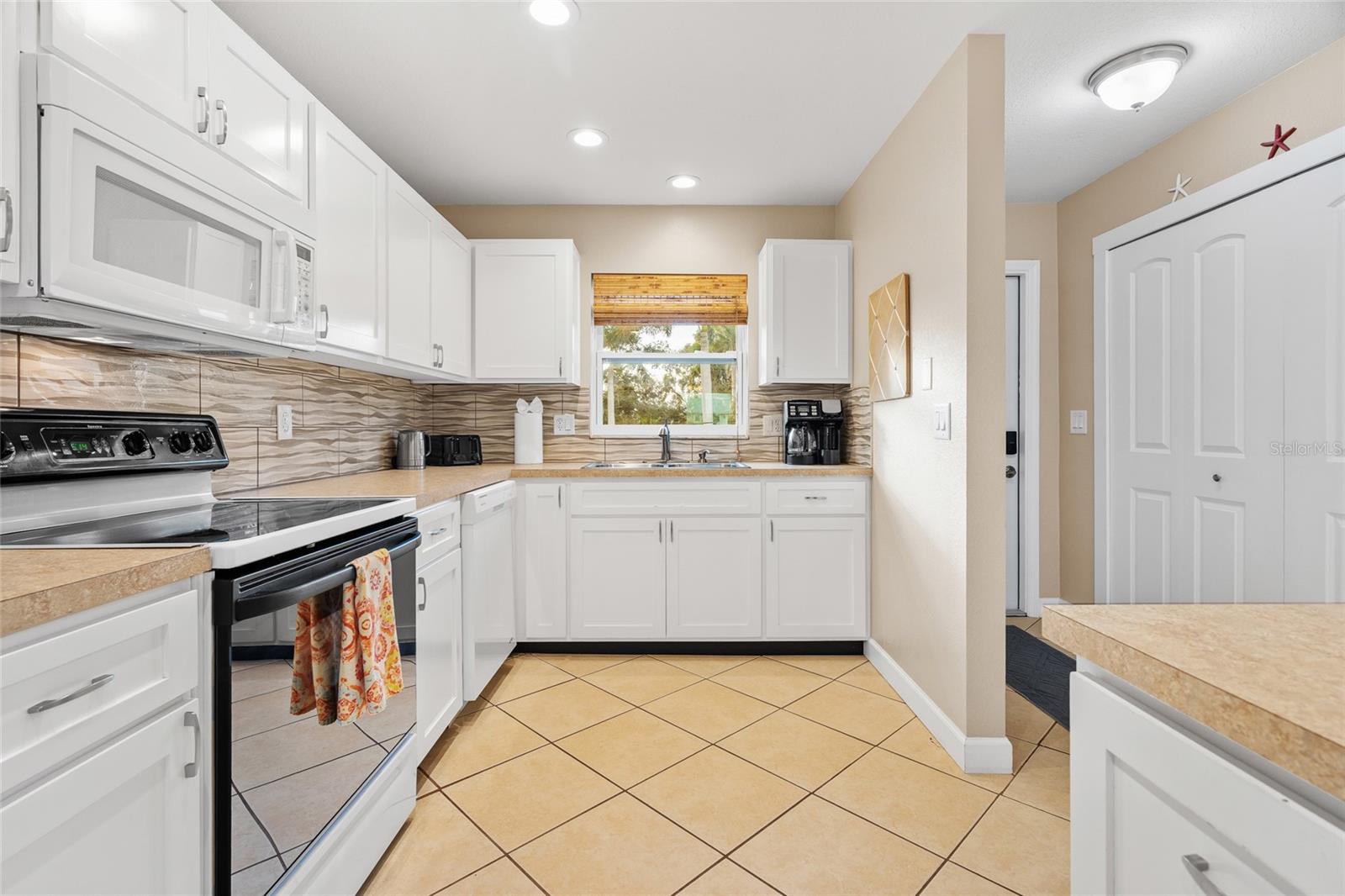 4503-4505 102ND ST W