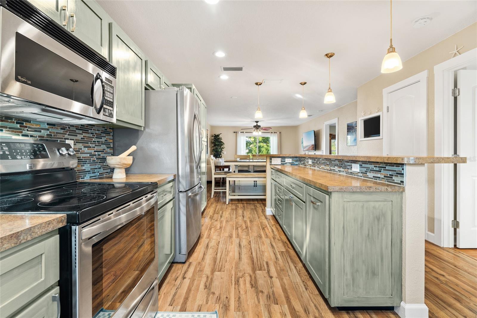 4503-4505 102ND ST W