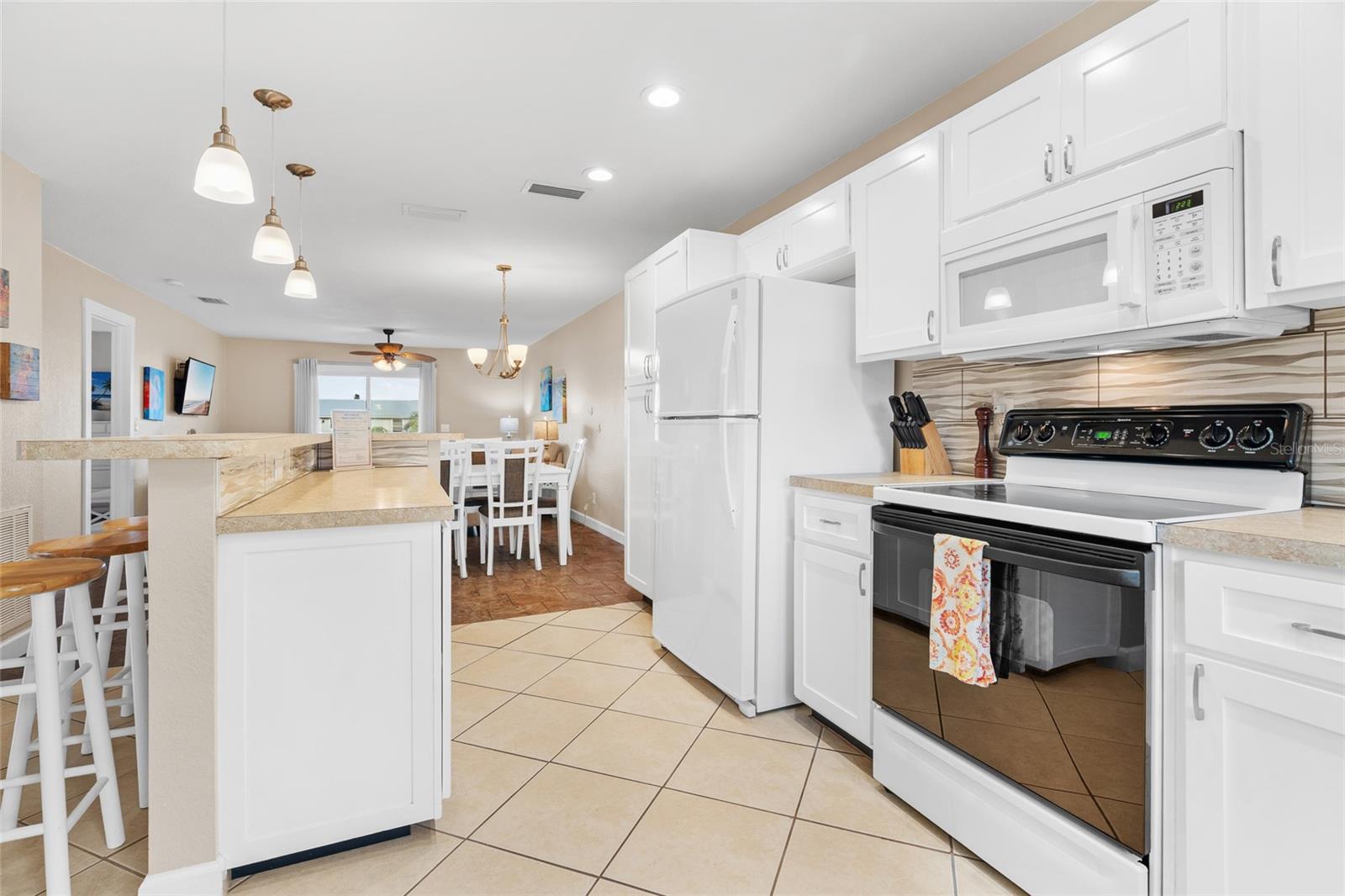 4503-4505 102ND ST W