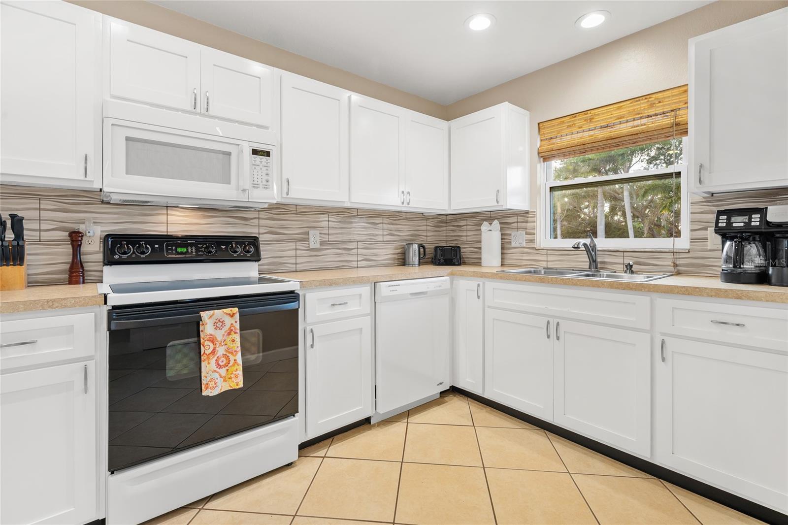 4503-4505 102ND ST W