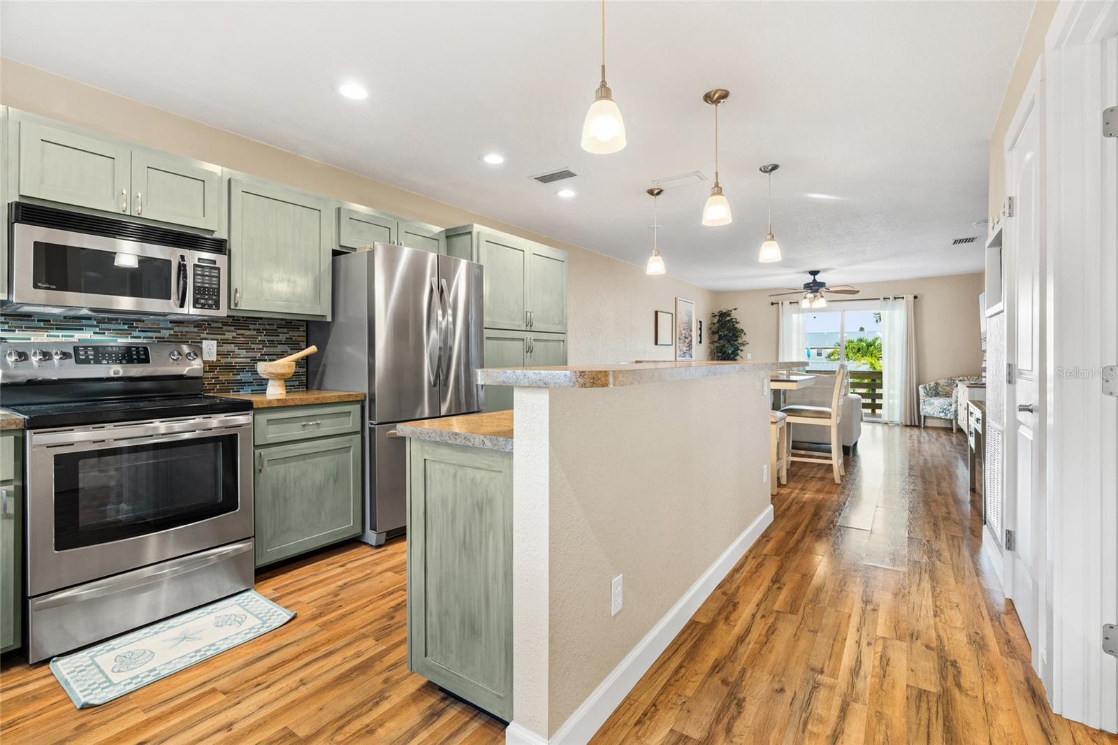 4503-4505 102ND ST W