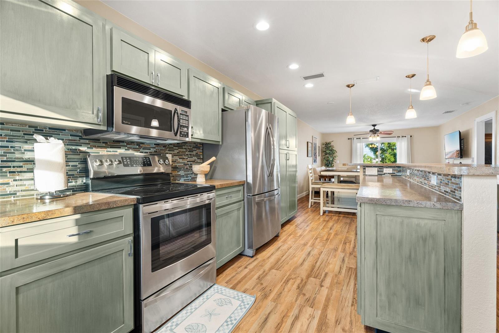 4503-4505 102ND ST W