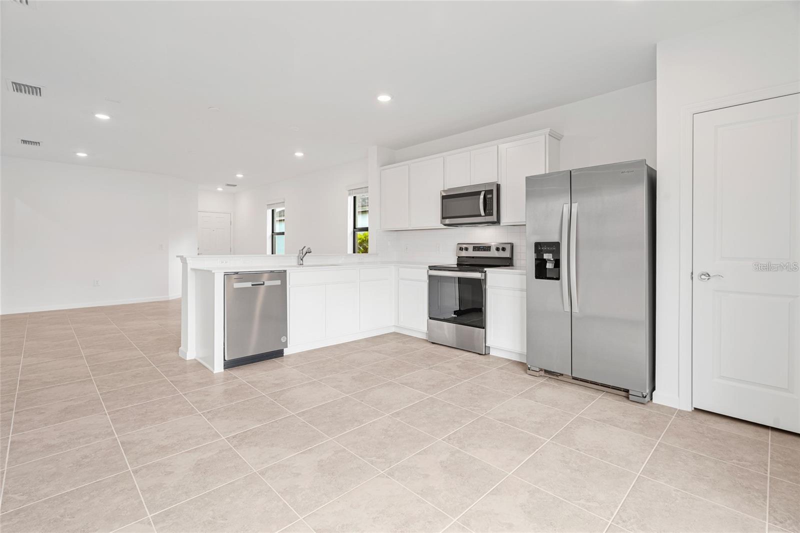 6560 SILVERSTAR DR