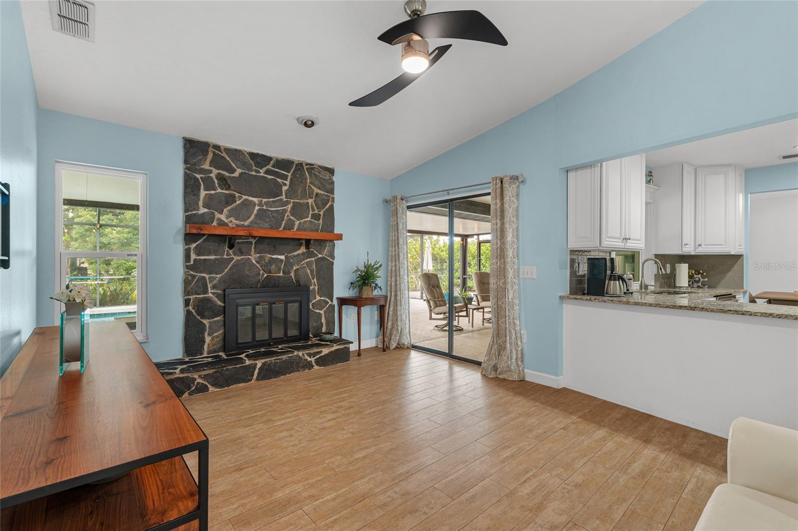 4204 PRAIRIE VIEW DR