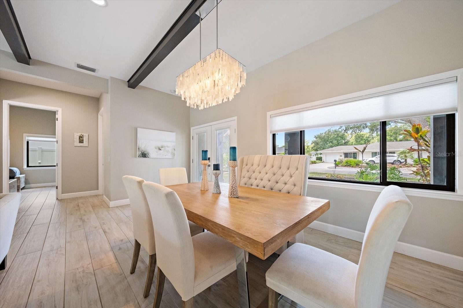 1905 TULIP DR