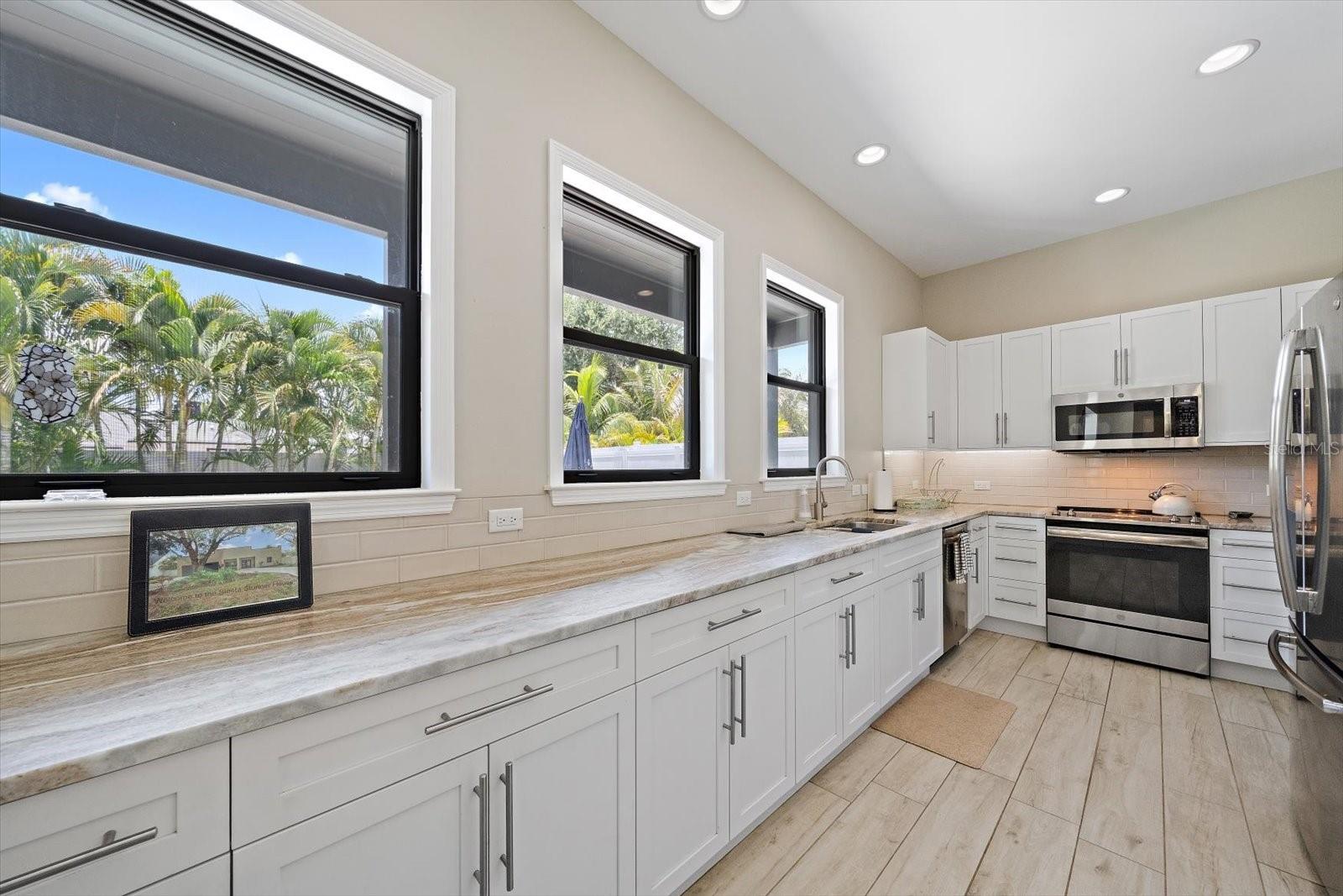 1905 TULIP DR