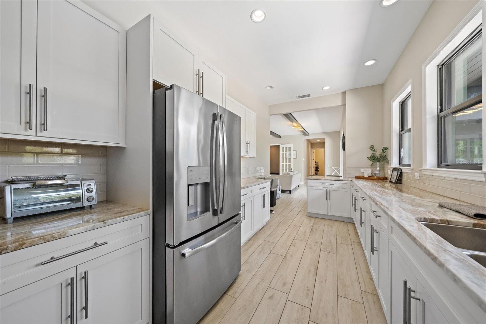 1905 TULIP DR