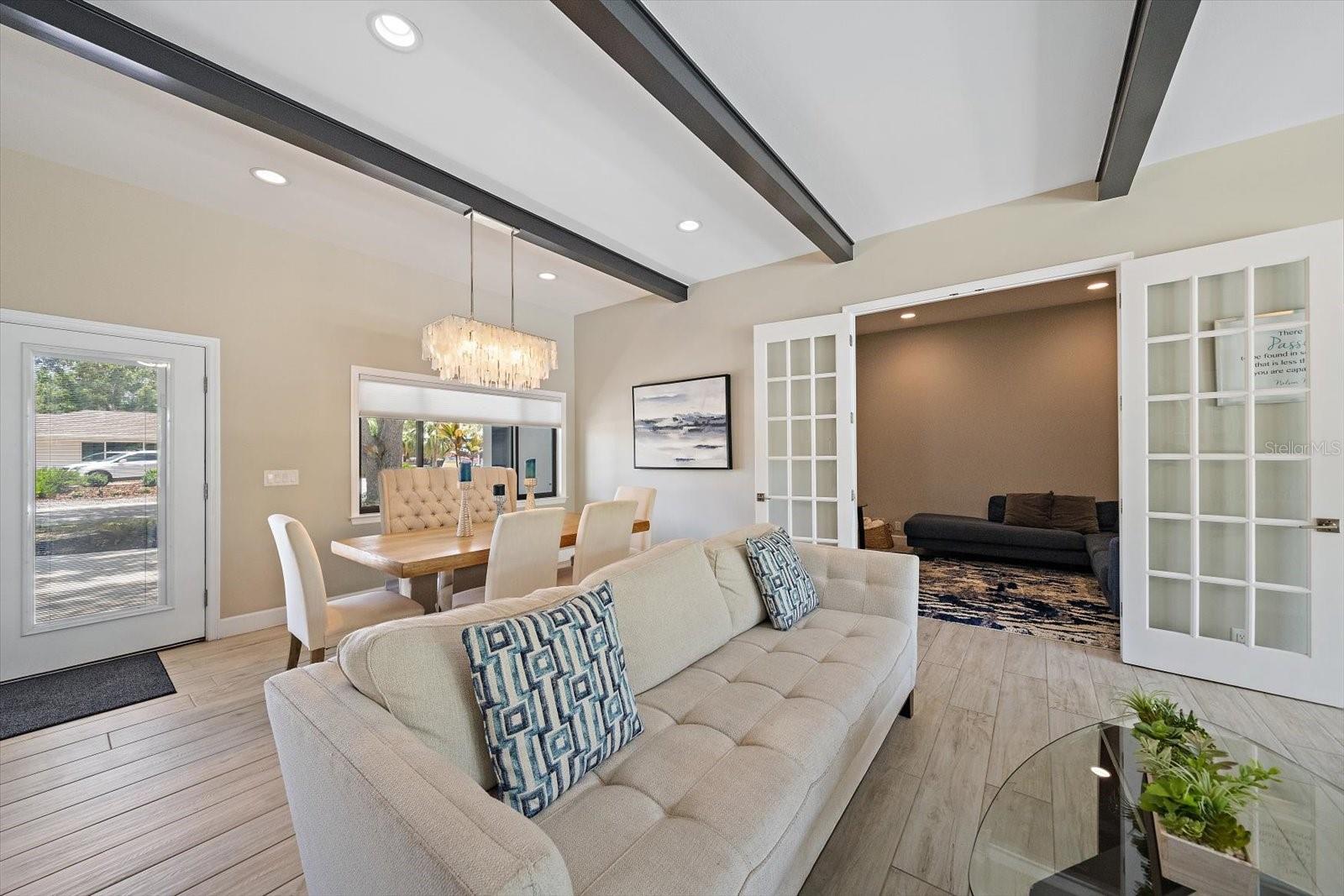 1905 TULIP DR