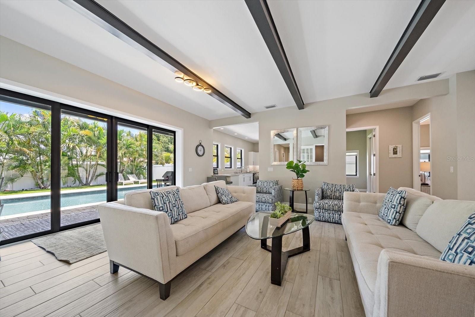 1905 TULIP DR