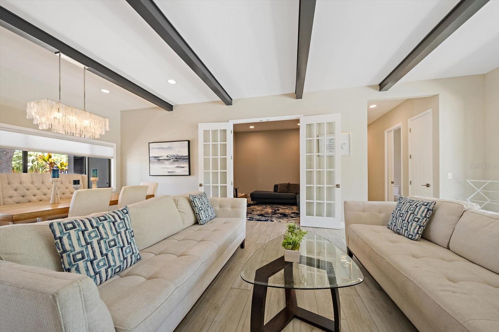 1905 TULIP DR