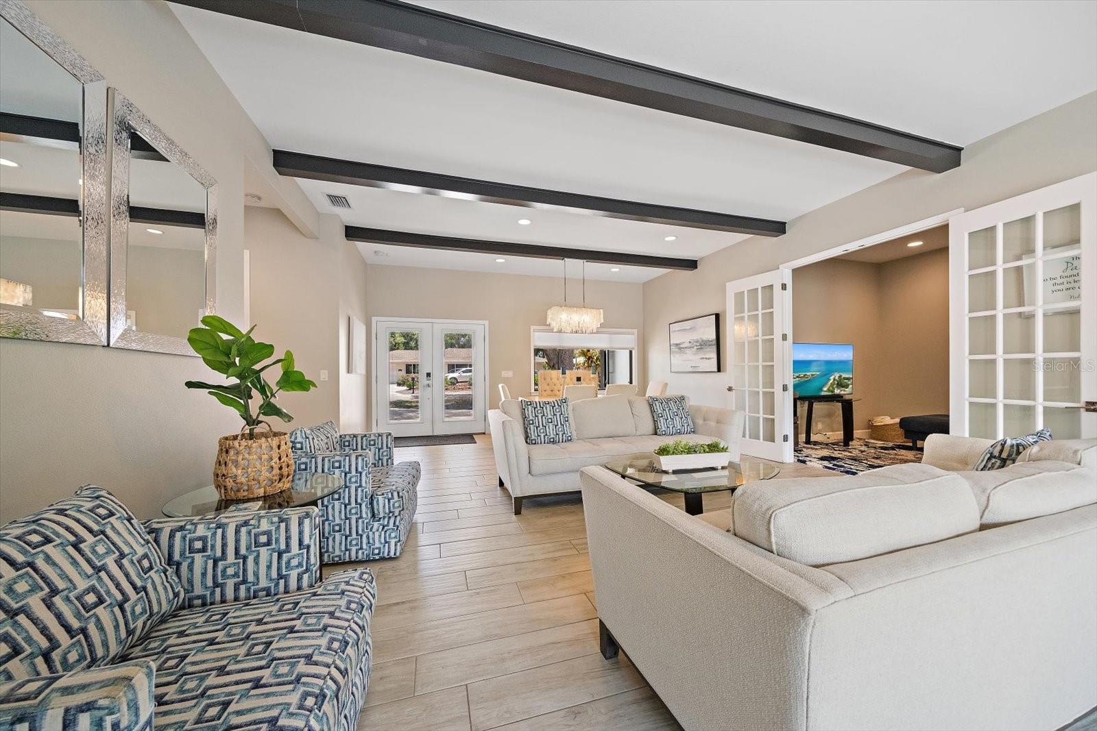 1905 TULIP DR