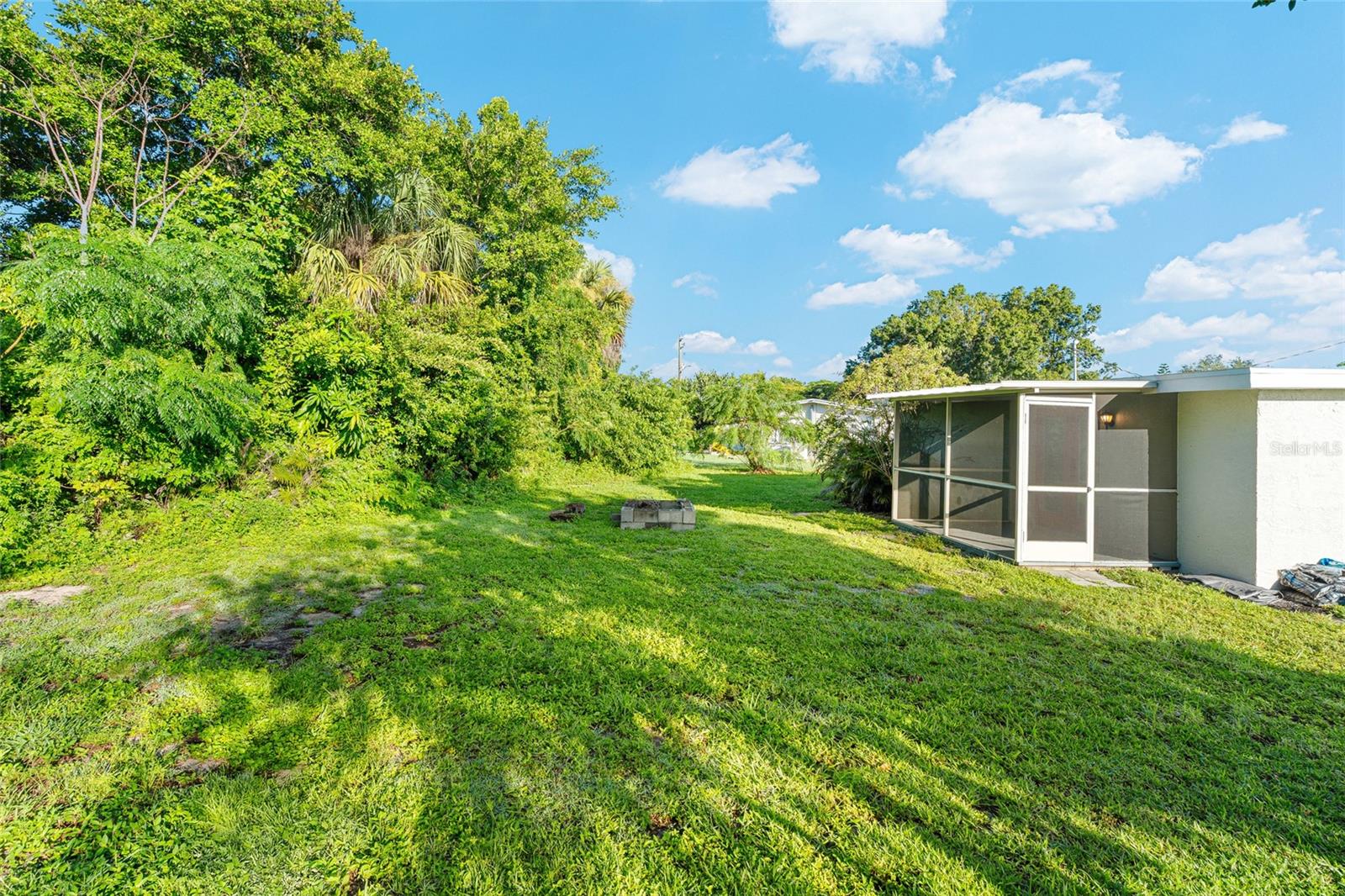 223 MARTIN DR NE