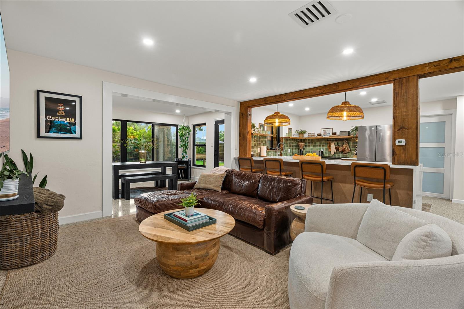 2410 VALENCIA DR