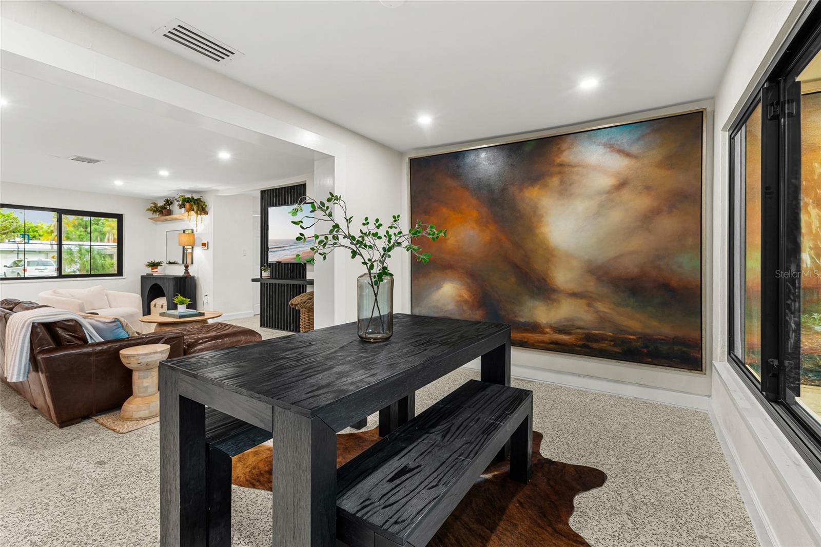 2410 VALENCIA DR
