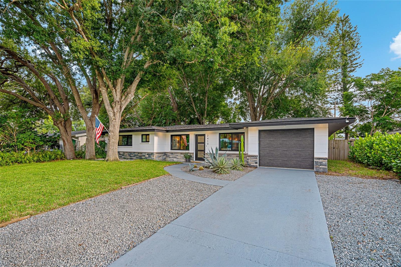 2410 VALENCIA DR