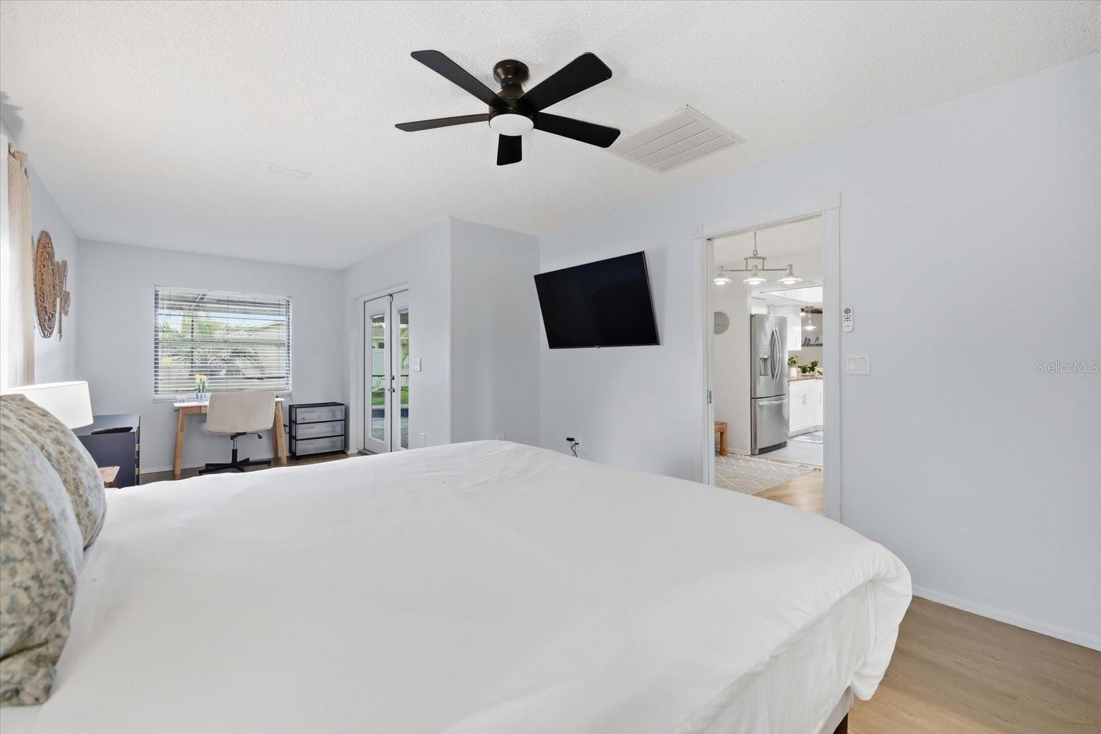 926 PLUM TREE LN