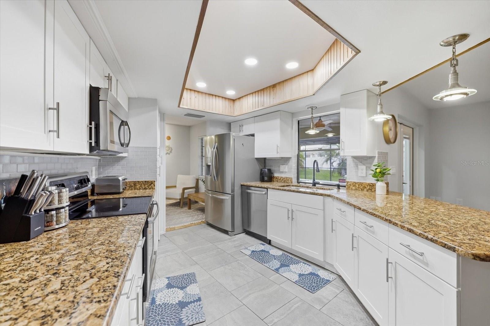 926 PLUM TREE LN