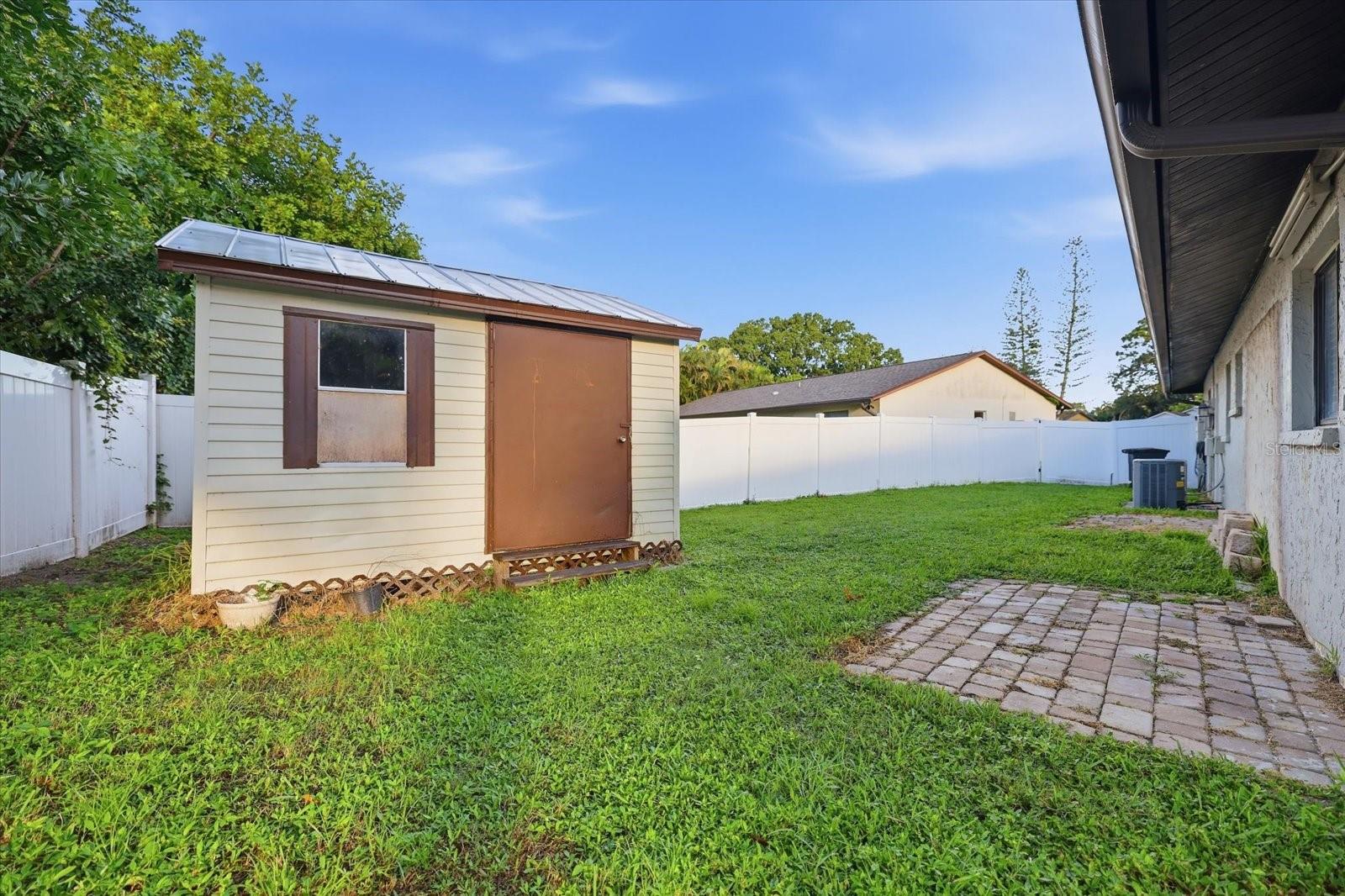 926 PLUM TREE LN