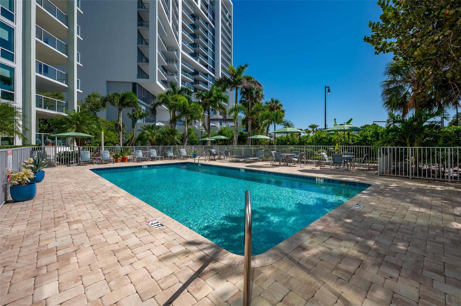 1111 N GULFSTREAM AVE #16F