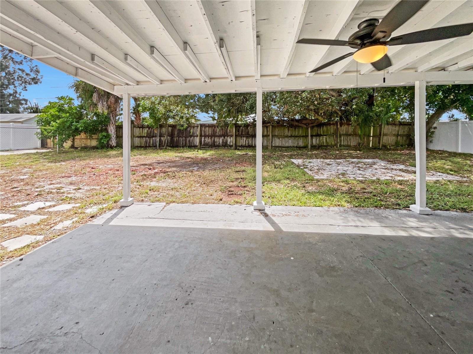 2301 FLORIDA BLVD