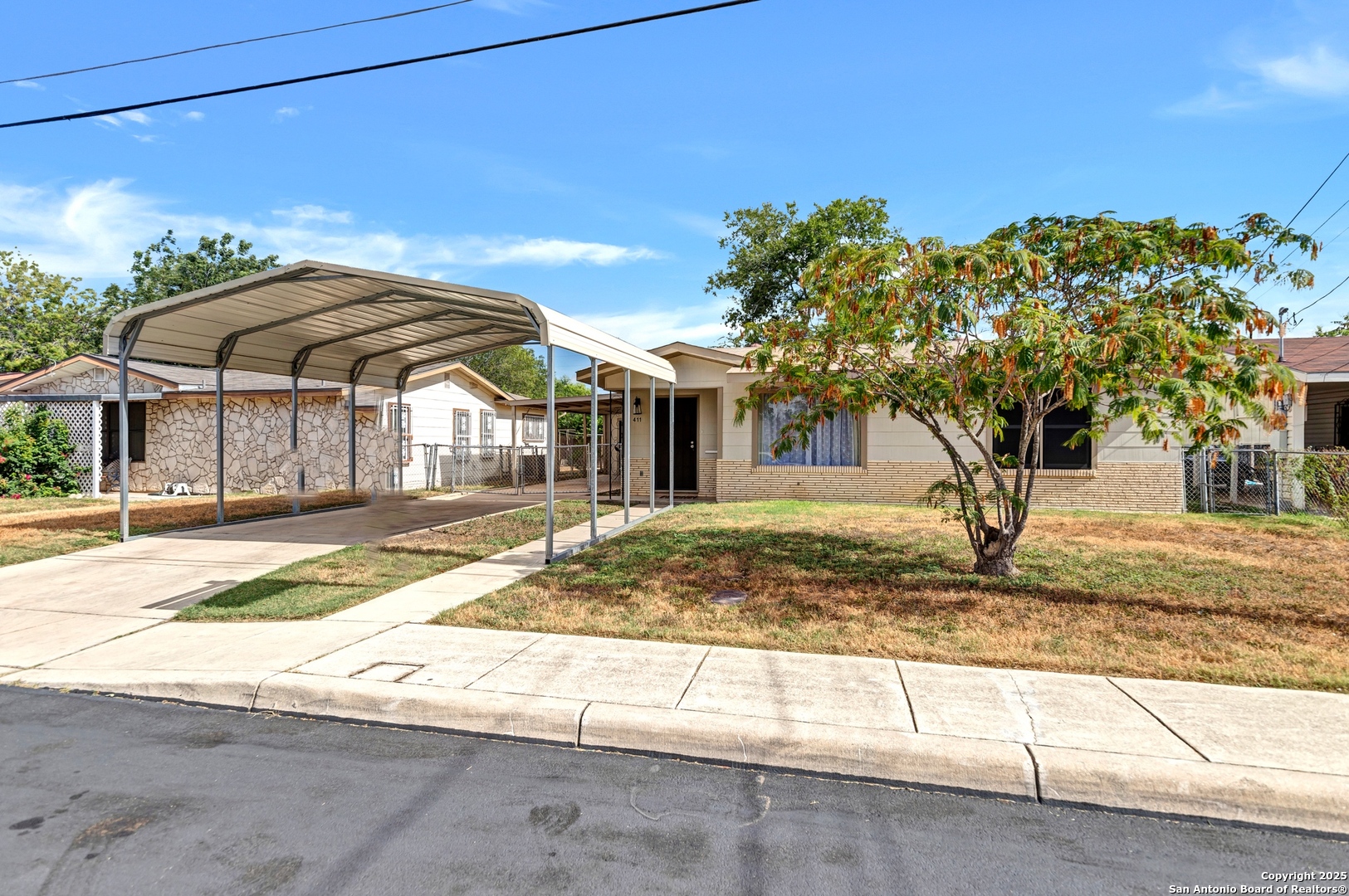 411 W HART AVE