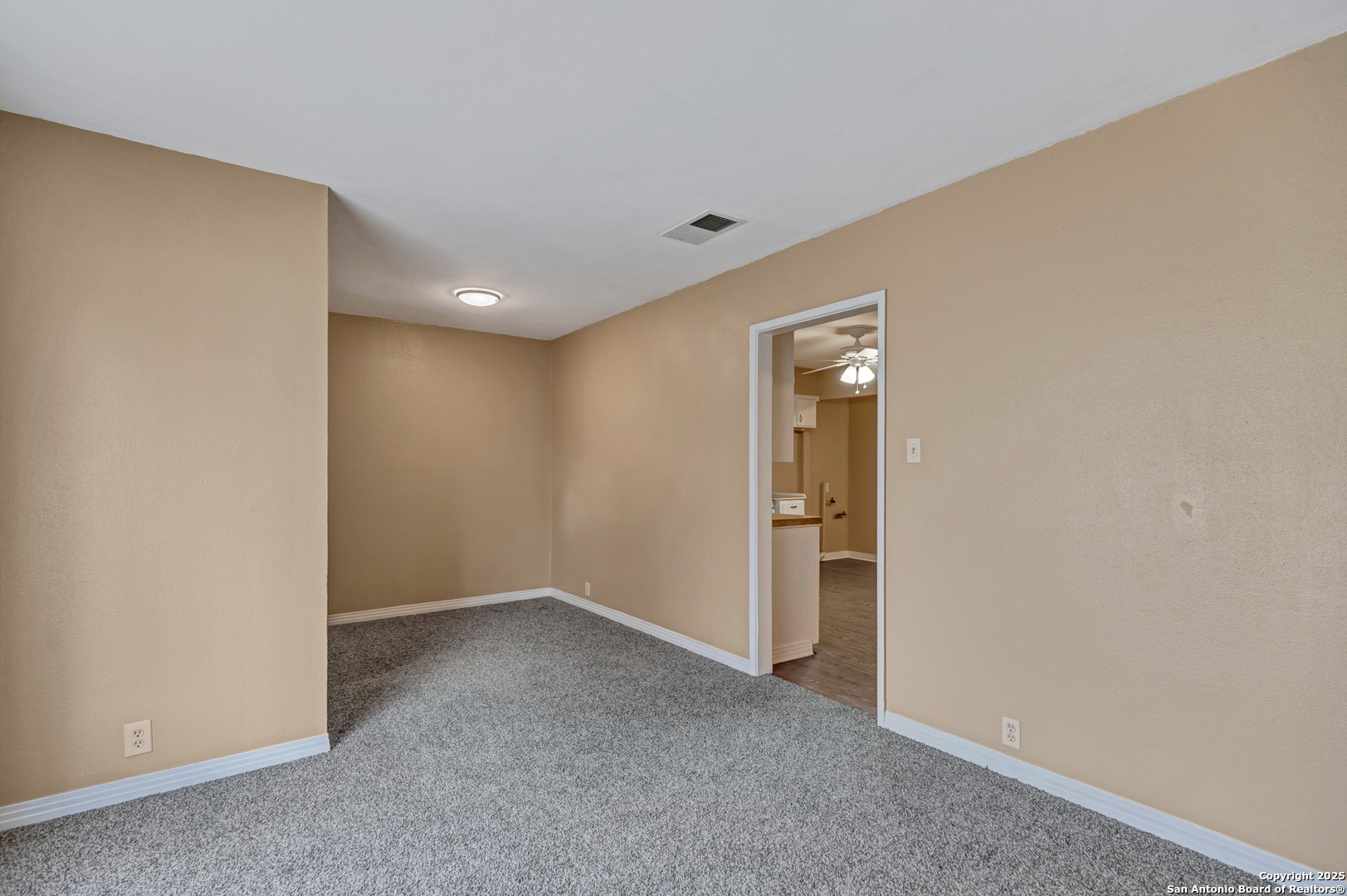 411 W HART AVE