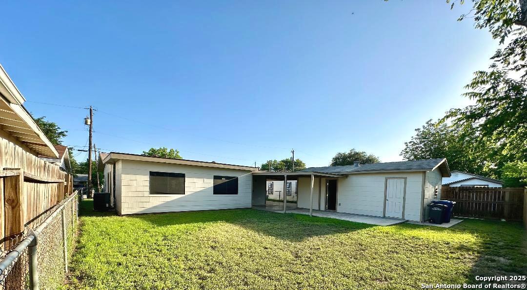411 W HART AVE