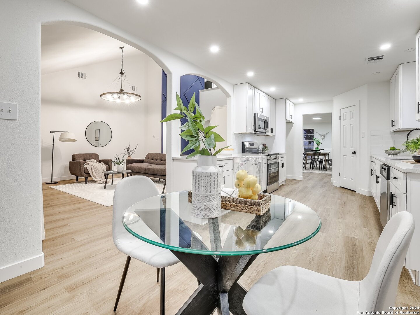 8302 COPPERSIDE