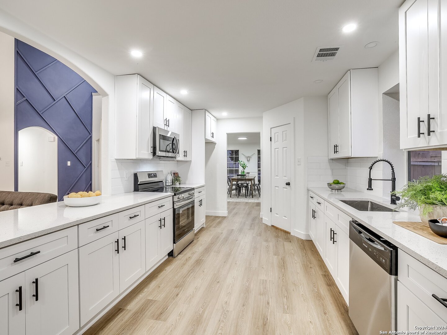 8302 COPPERSIDE