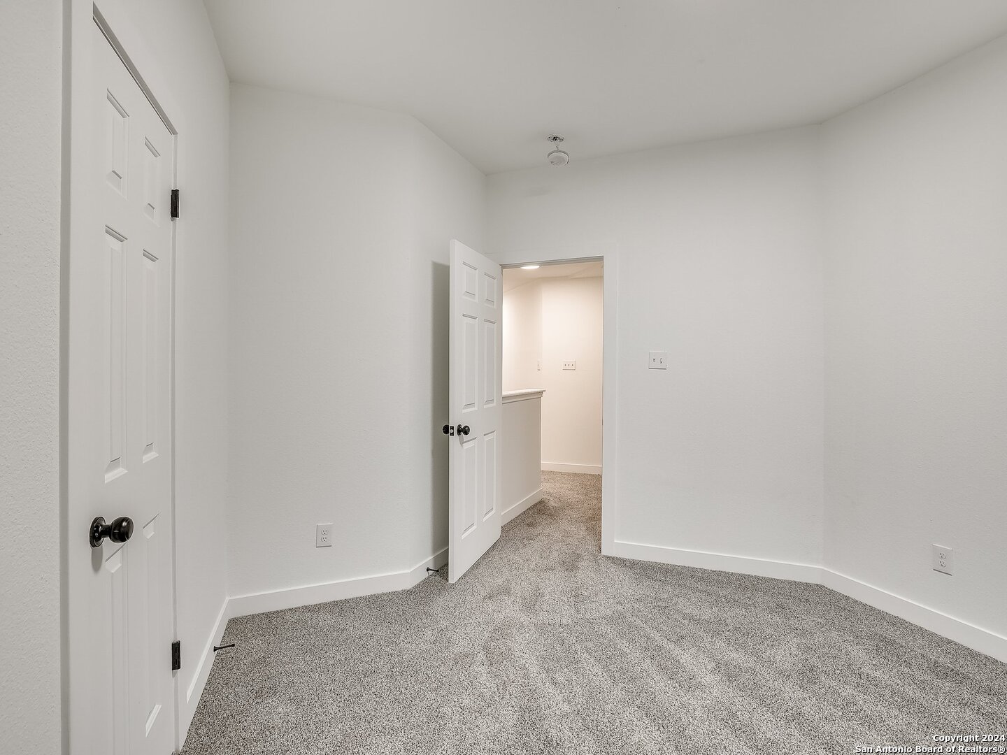 8302 COPPERSIDE
