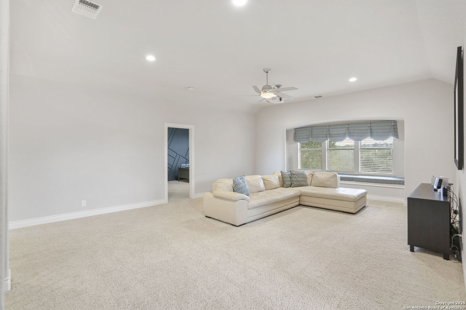 3231 Roan Way