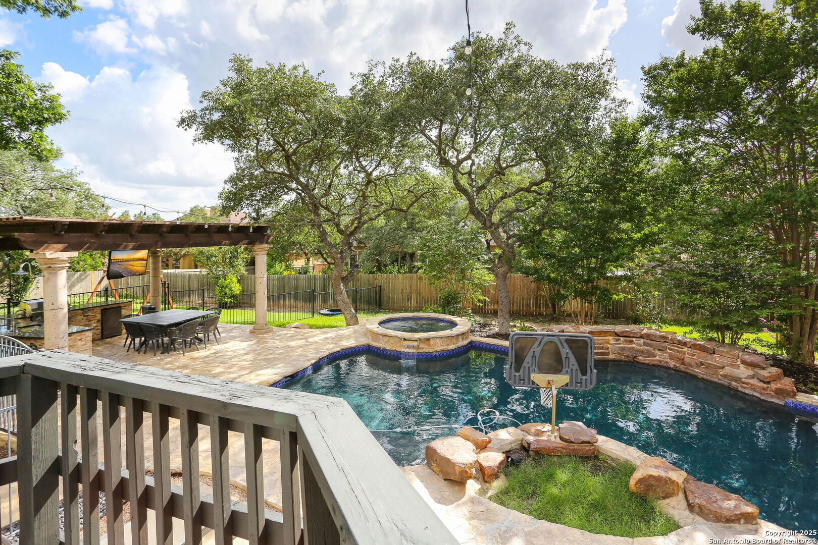 3231 Roan Way