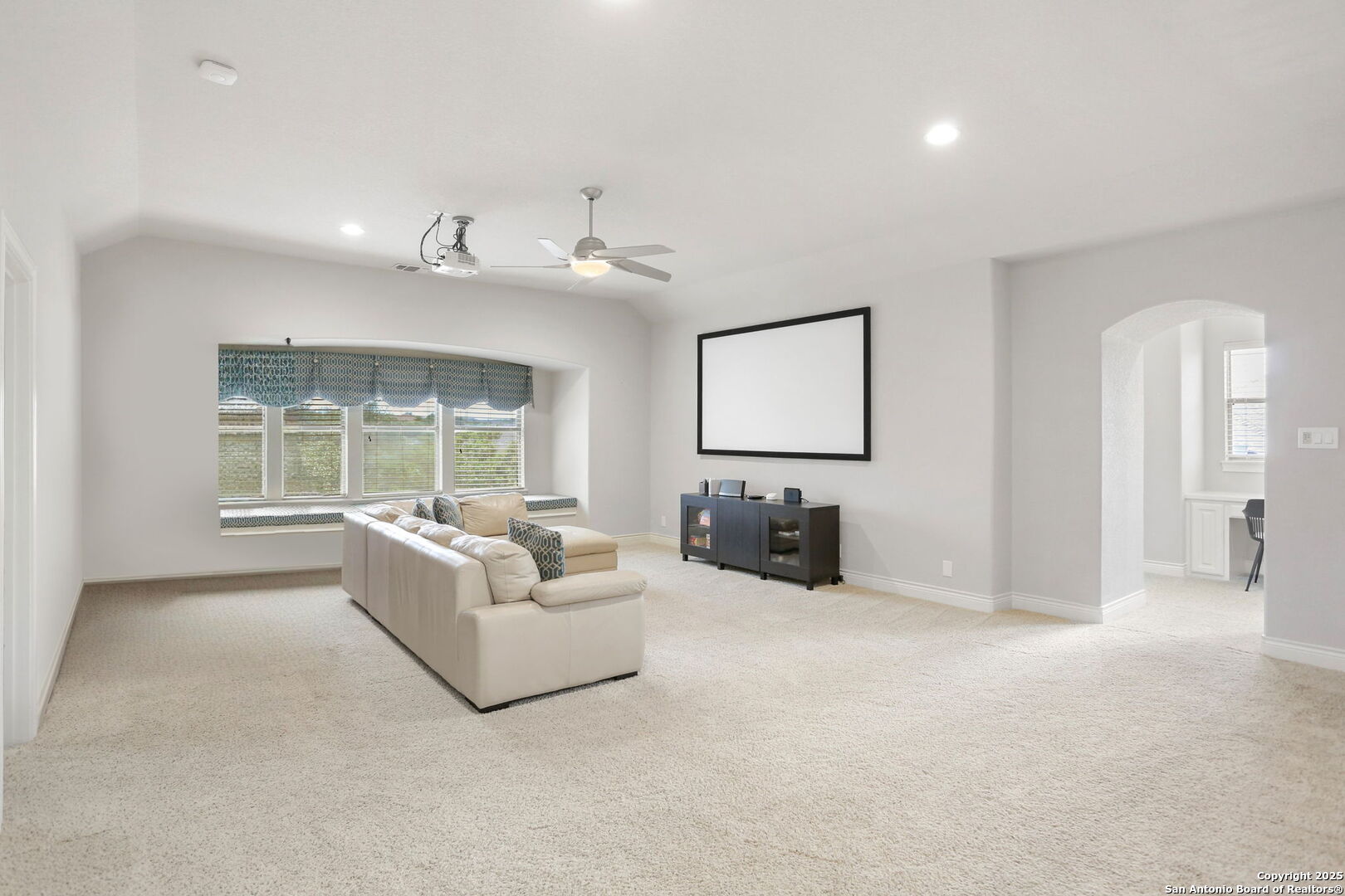 3231 Roan Way