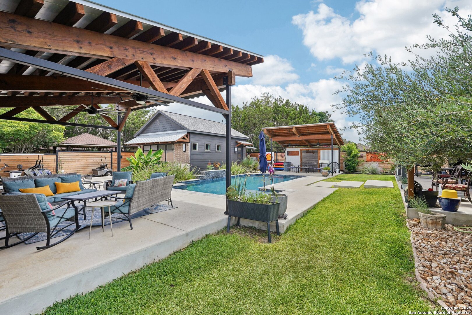 14702 Hill Pine Way