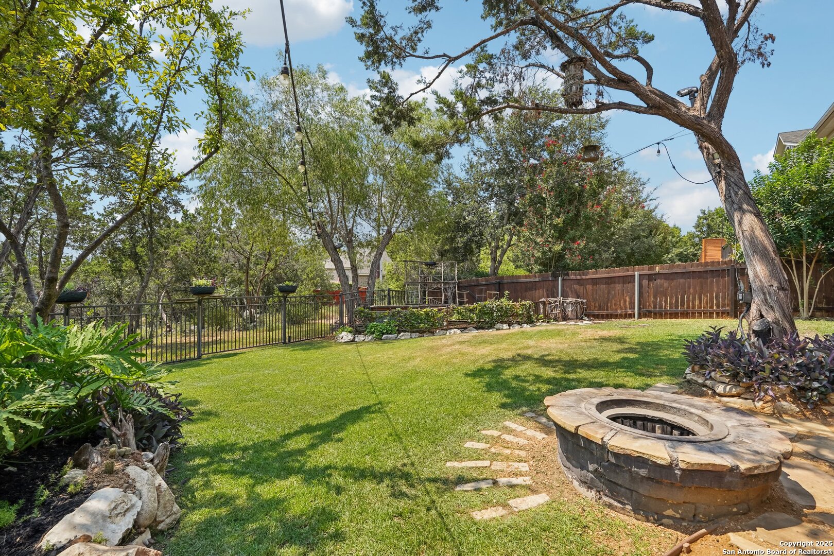 3610 Pinnacle Dr