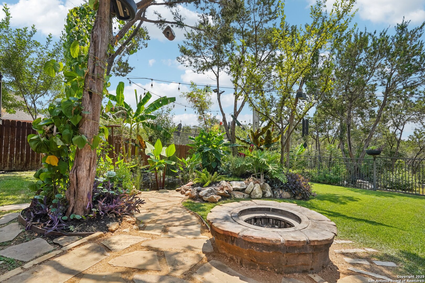 3610 Pinnacle Dr