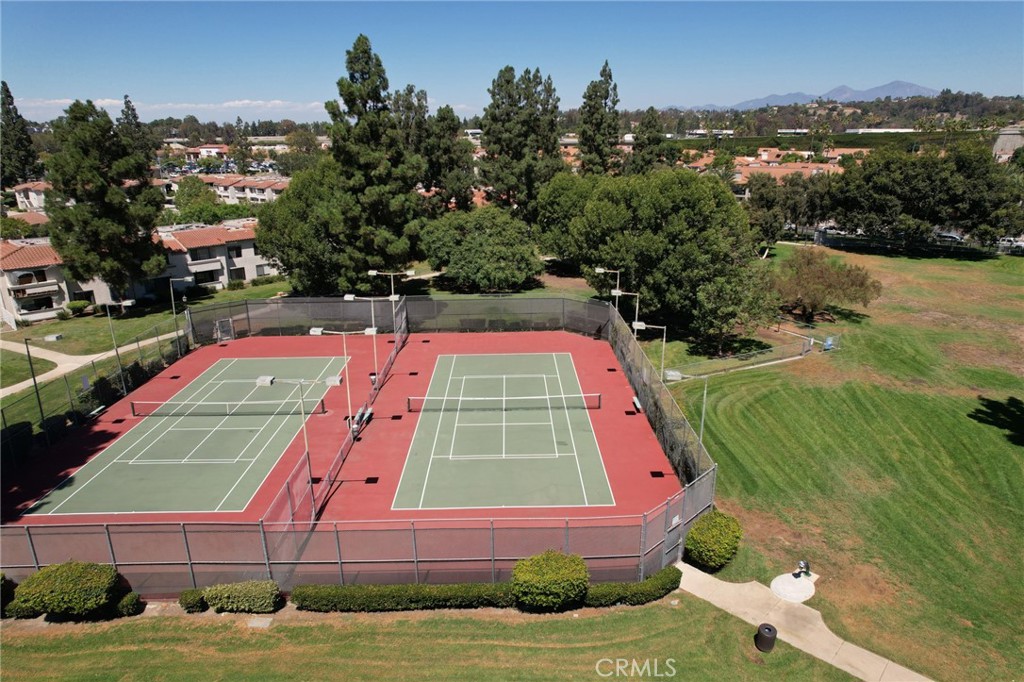 24367 Avenida De Los Ninos 43