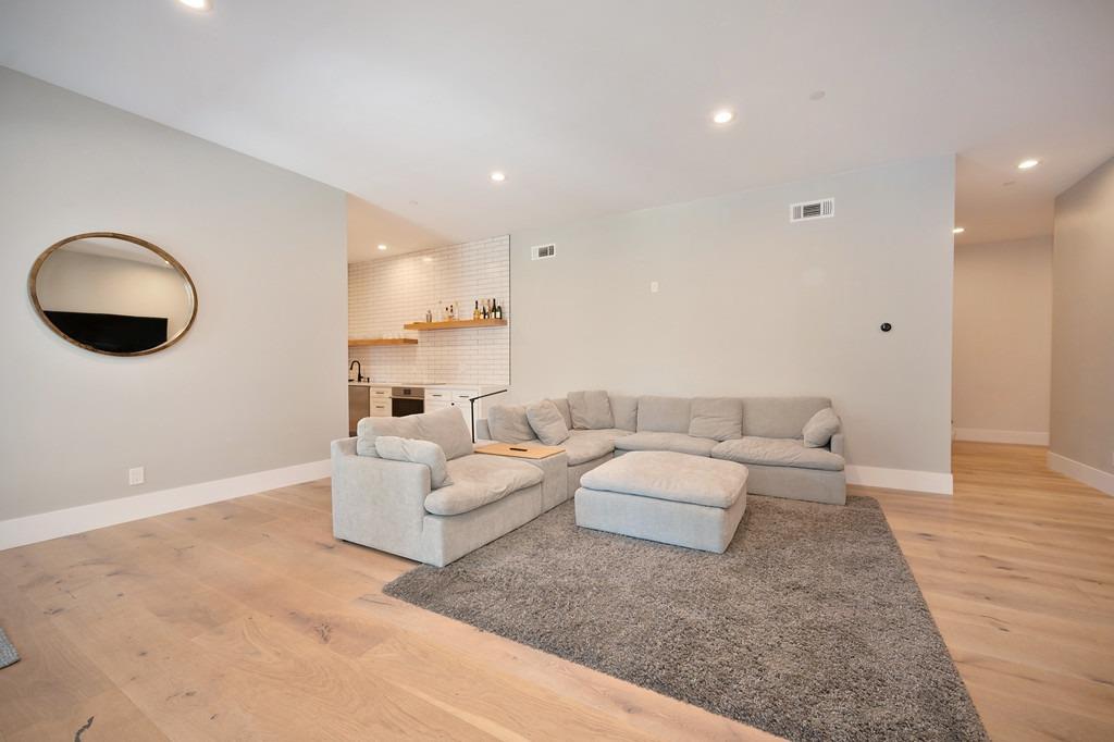 793 Deerbrooke Trail