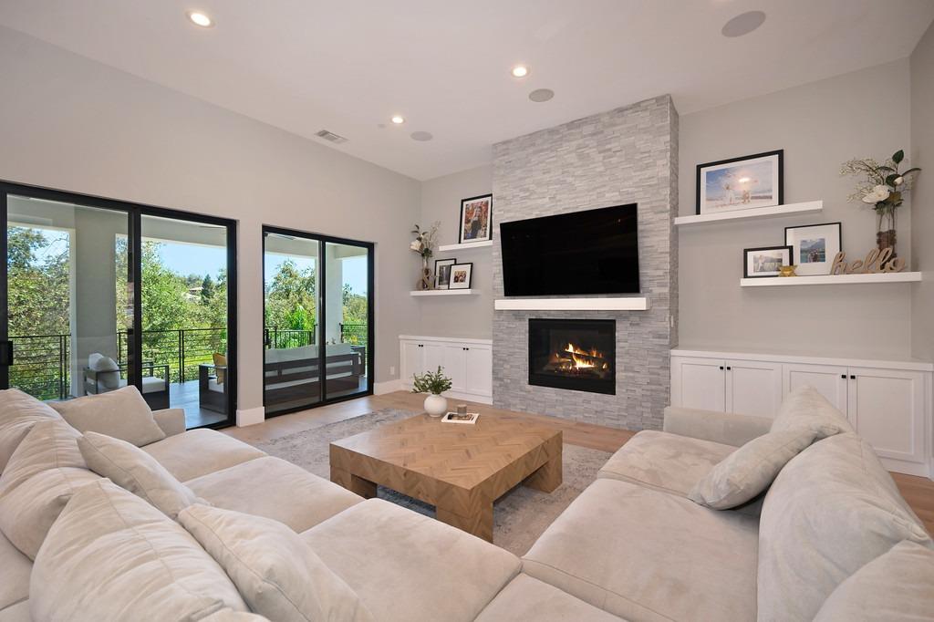 793 Deerbrooke Trail