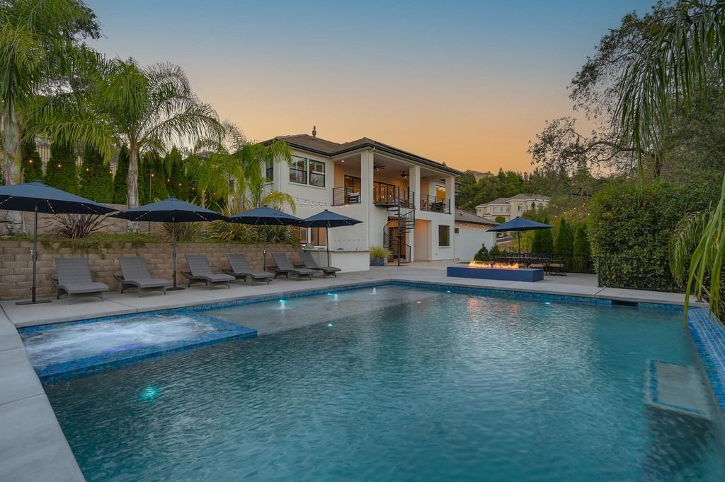 793 Deerbrooke Trail