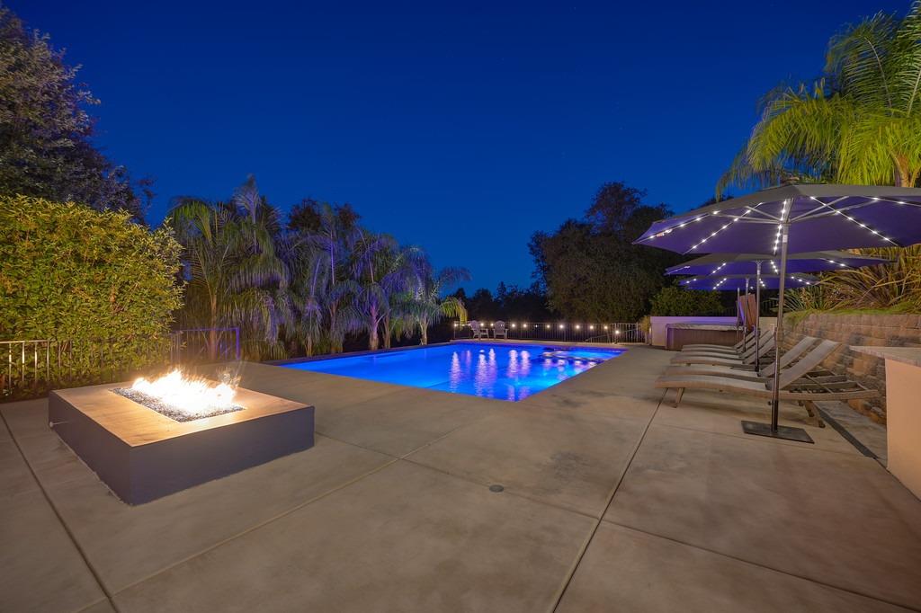 793 Deerbrooke Trail