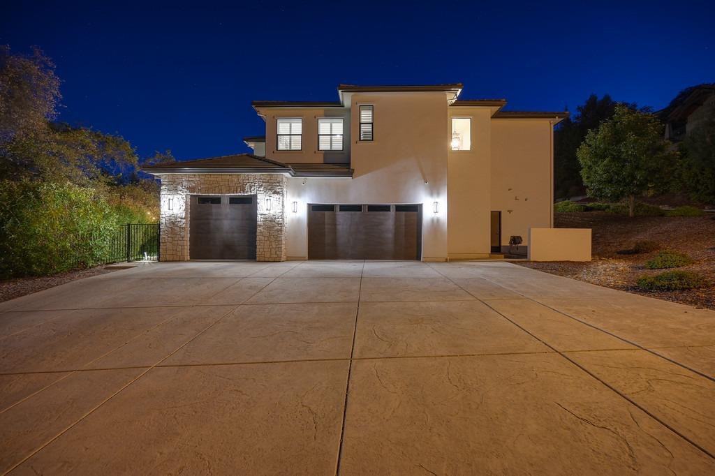 793 Deerbrooke Trail