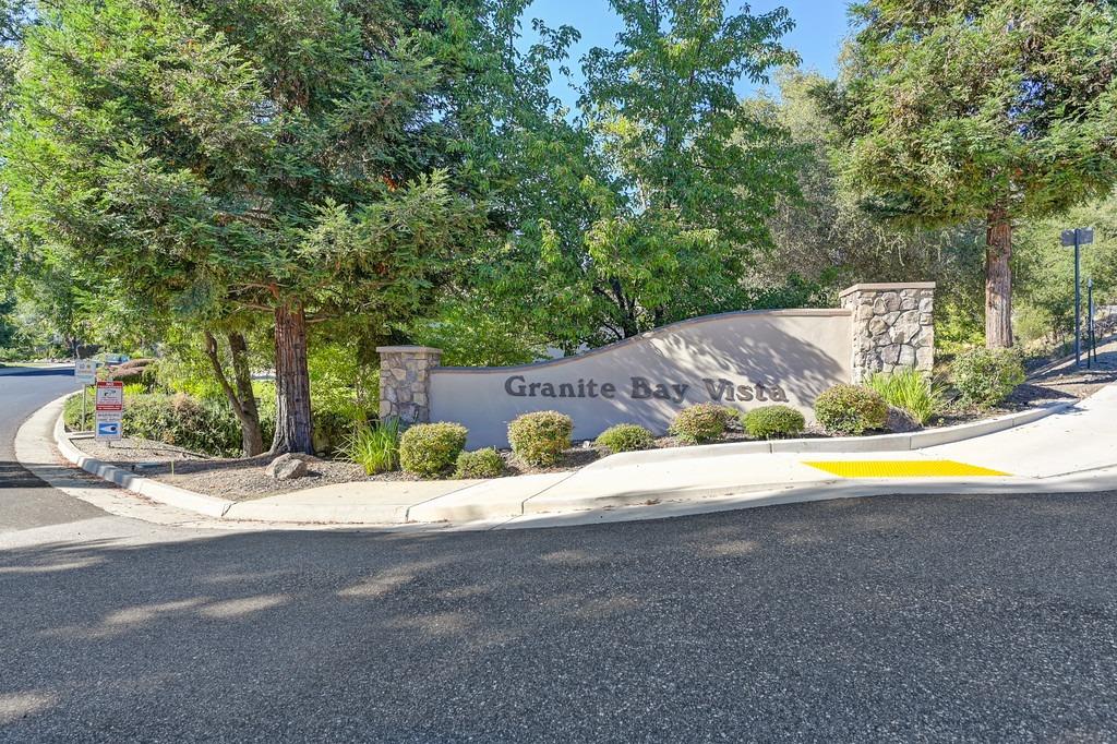 793 Deerbrooke Trail