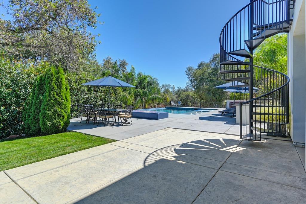 793 Deerbrooke Trail