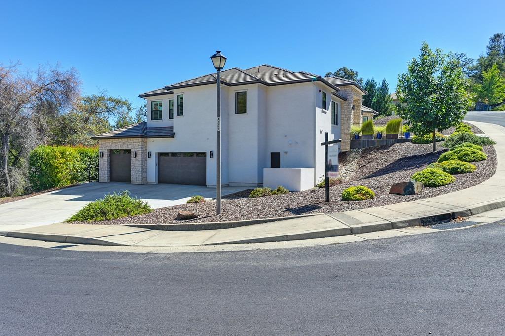 793 Deerbrooke Trail