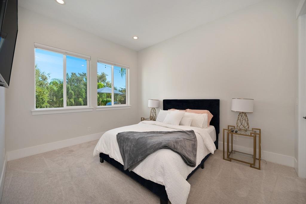 793 Deerbrooke Trail