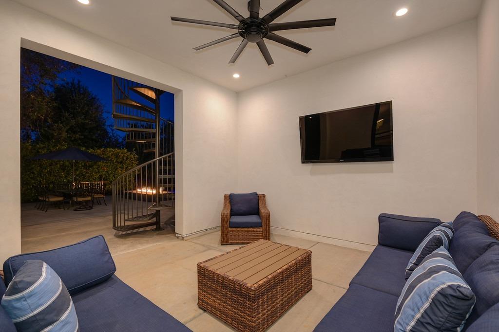 793 Deerbrooke Trail